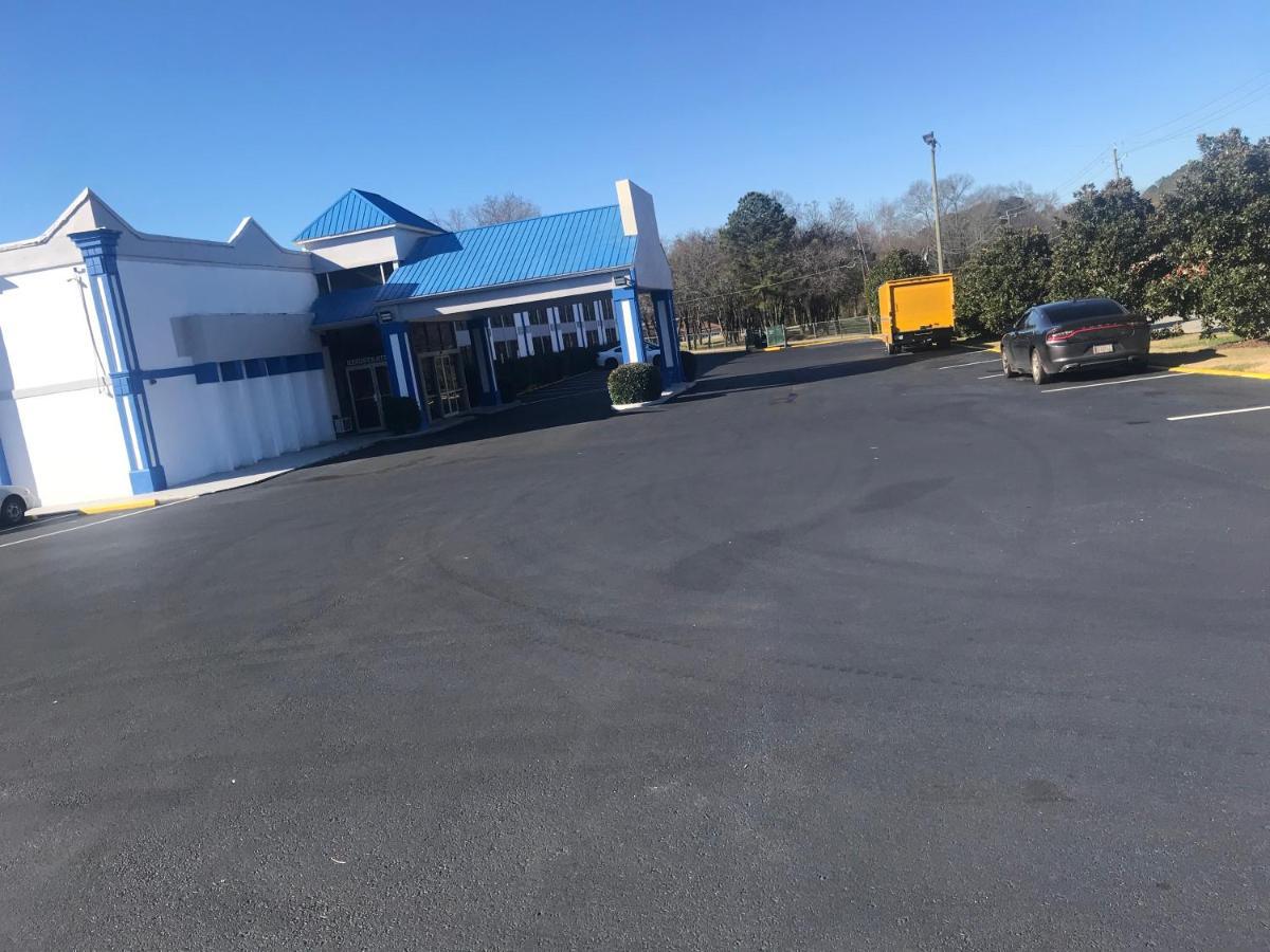 Rodeway Inn Stone Mountain Tucker Exterior photo