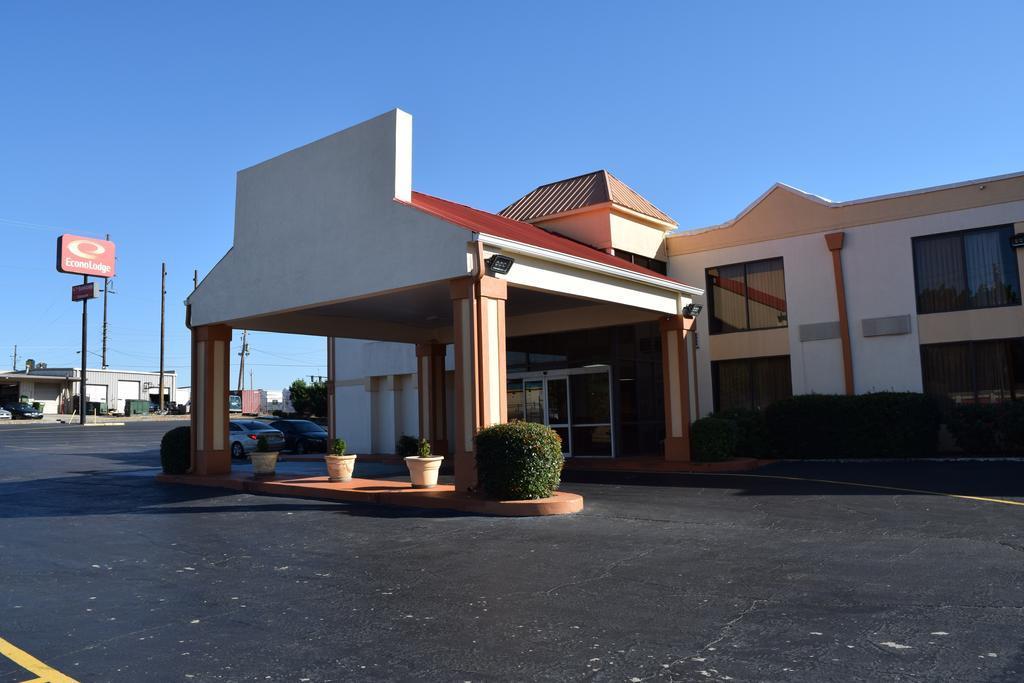 Rodeway Inn Stone Mountain Tucker Exterior photo