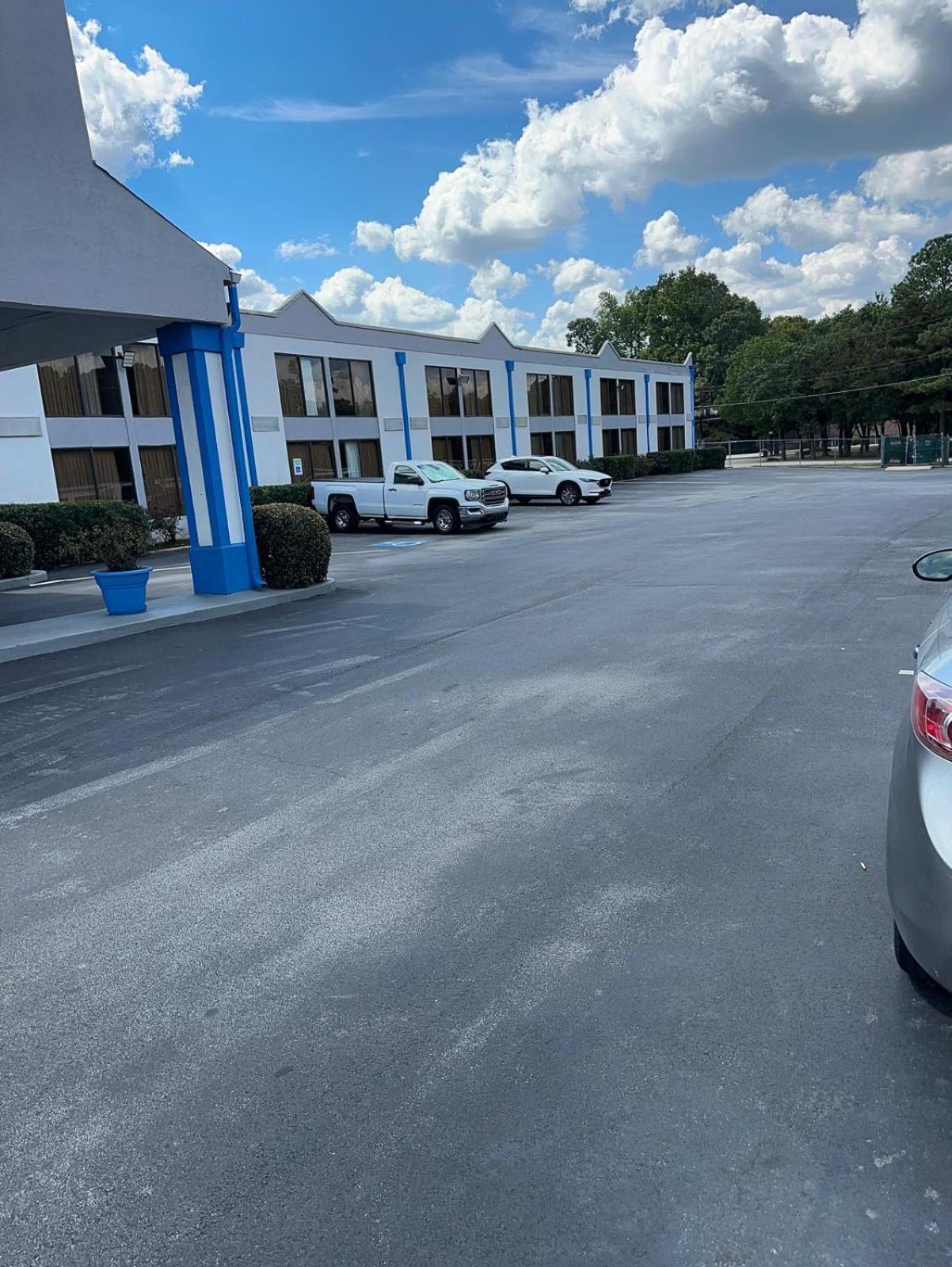 Rodeway Inn Stone Mountain Tucker Exterior photo